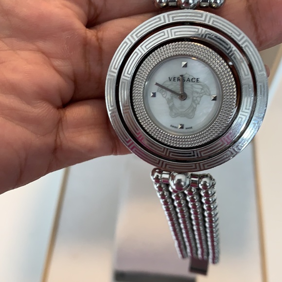 Stainless Versace rotating face watch - Picture 8 of 8